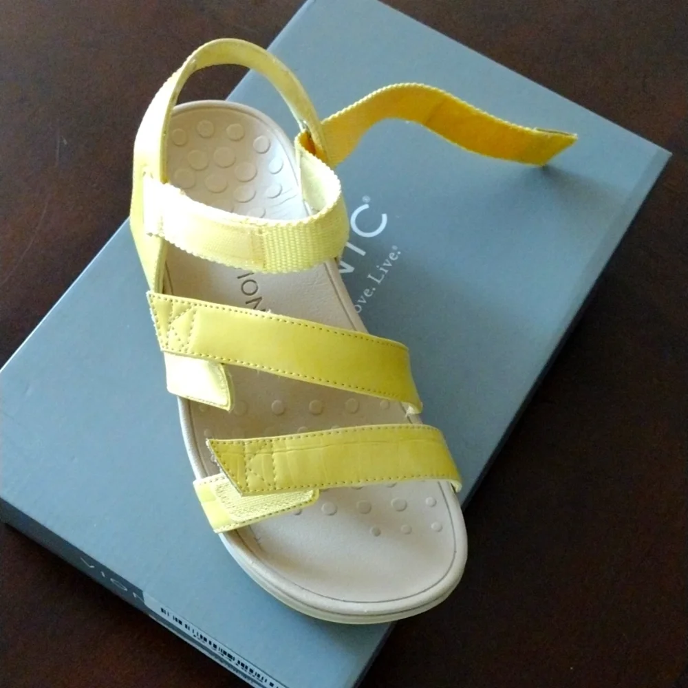 Vionic adjustable wedge sandals - Misty yellow size 7W NIB - Picture 13 of 16